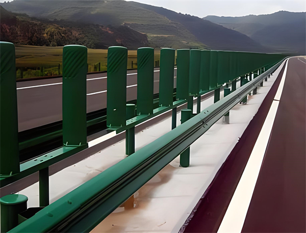 牡丹江三波护栏板在高速公路的应用